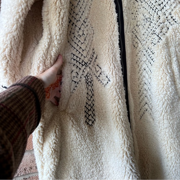 FREE PEOPLE | Cream embroidered long teddy turtleneck fall winter sweate… - Picture 2 of 16